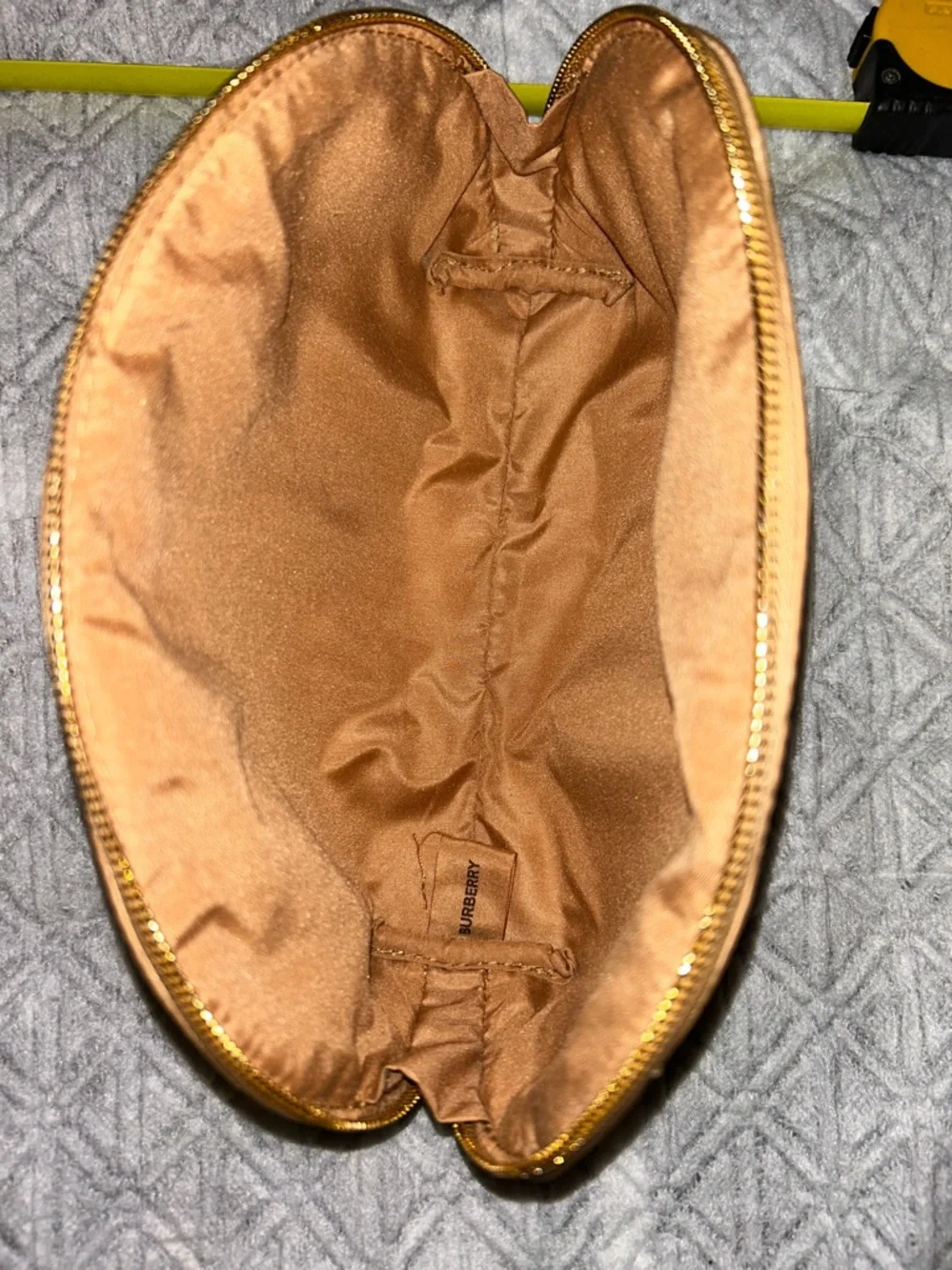 Burberry Beige Nylon Cosmetic Pouch NWOT - Picture 12 of 13